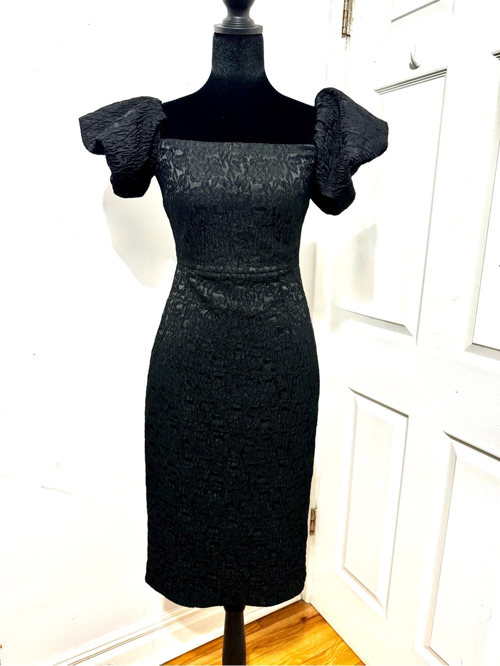Laundry By Shelli Segal Black Puff-Sleeve Midi Sheath Dress
